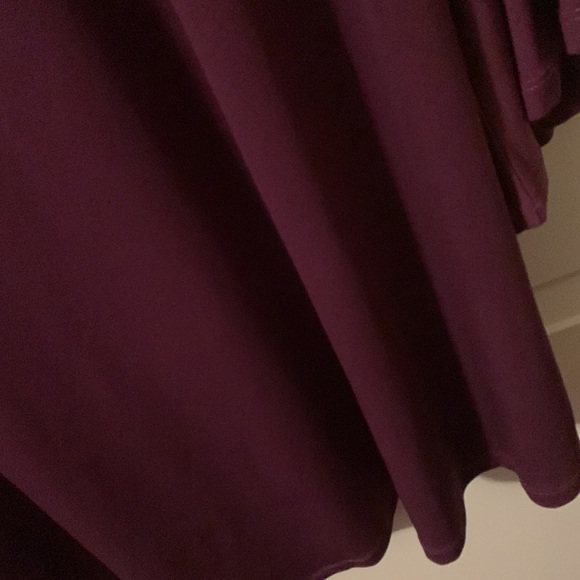EUC Avenue burgundy stretchy flutter sleeves scoop neck tunic size 30/32 - Picture 6 of 12